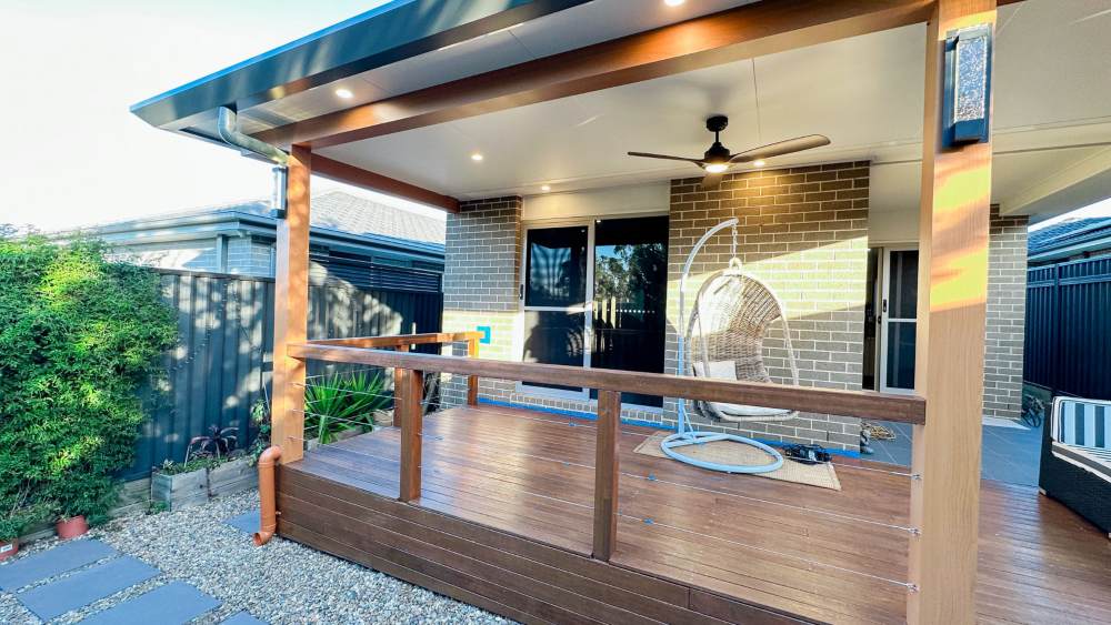 Insulated Patio Awning with Versiclad Versalink Roofing & SHS150 Timber Look Aluminium Frame at Austral